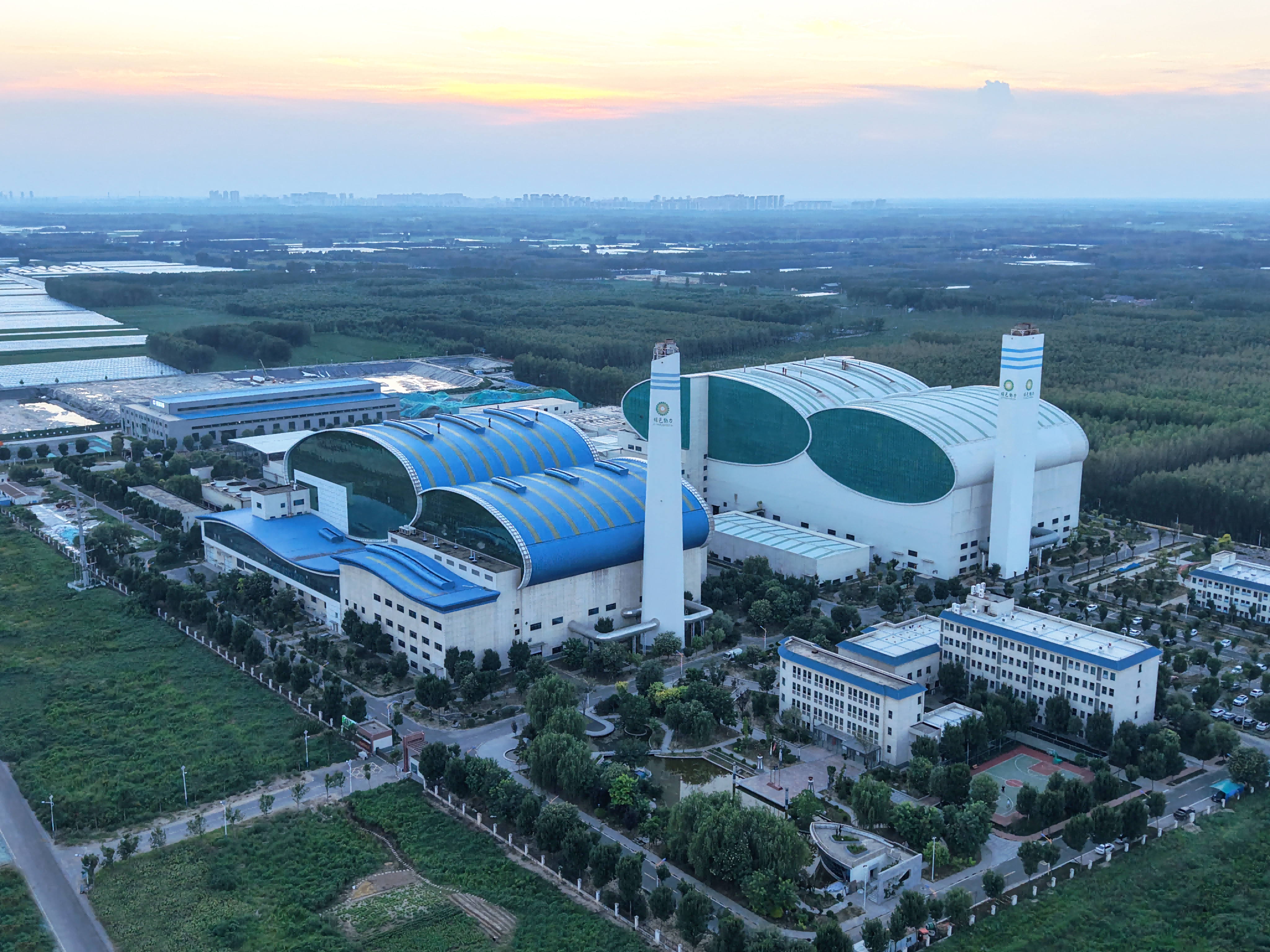 绿色动力成功研发垃圾池栅格智能疏通机器人系统 告别高危人工作业时代